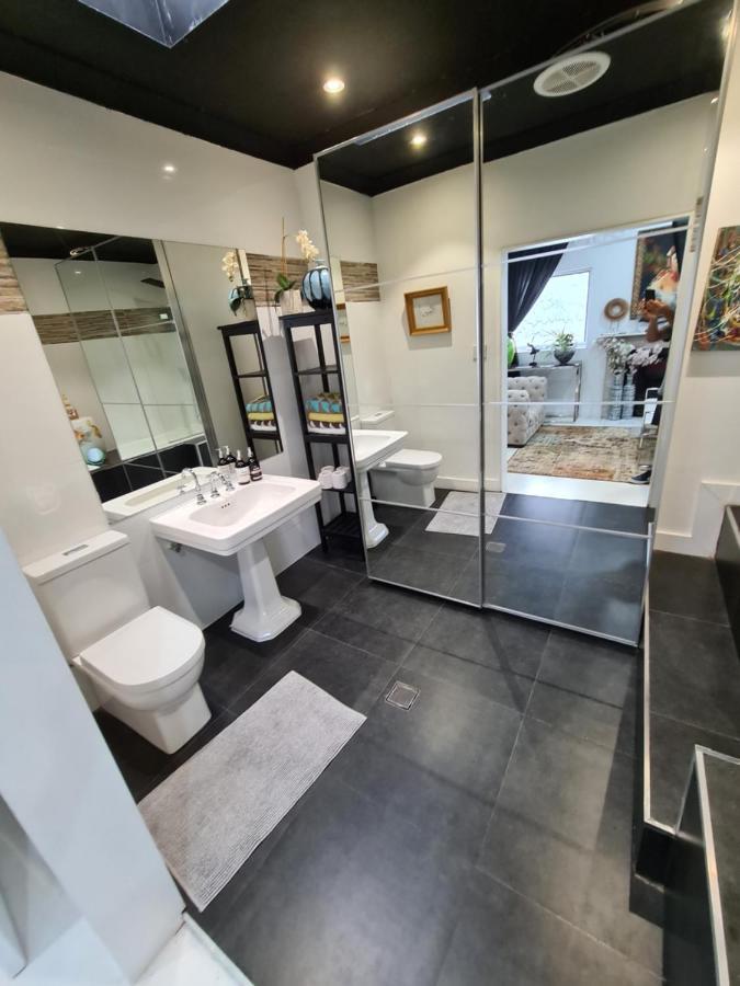 Bamboo House, Close To The City & Airport & Train Station And Brighton Le Sands Beach ซิดนีย์ ภายนอก รูปภาพ