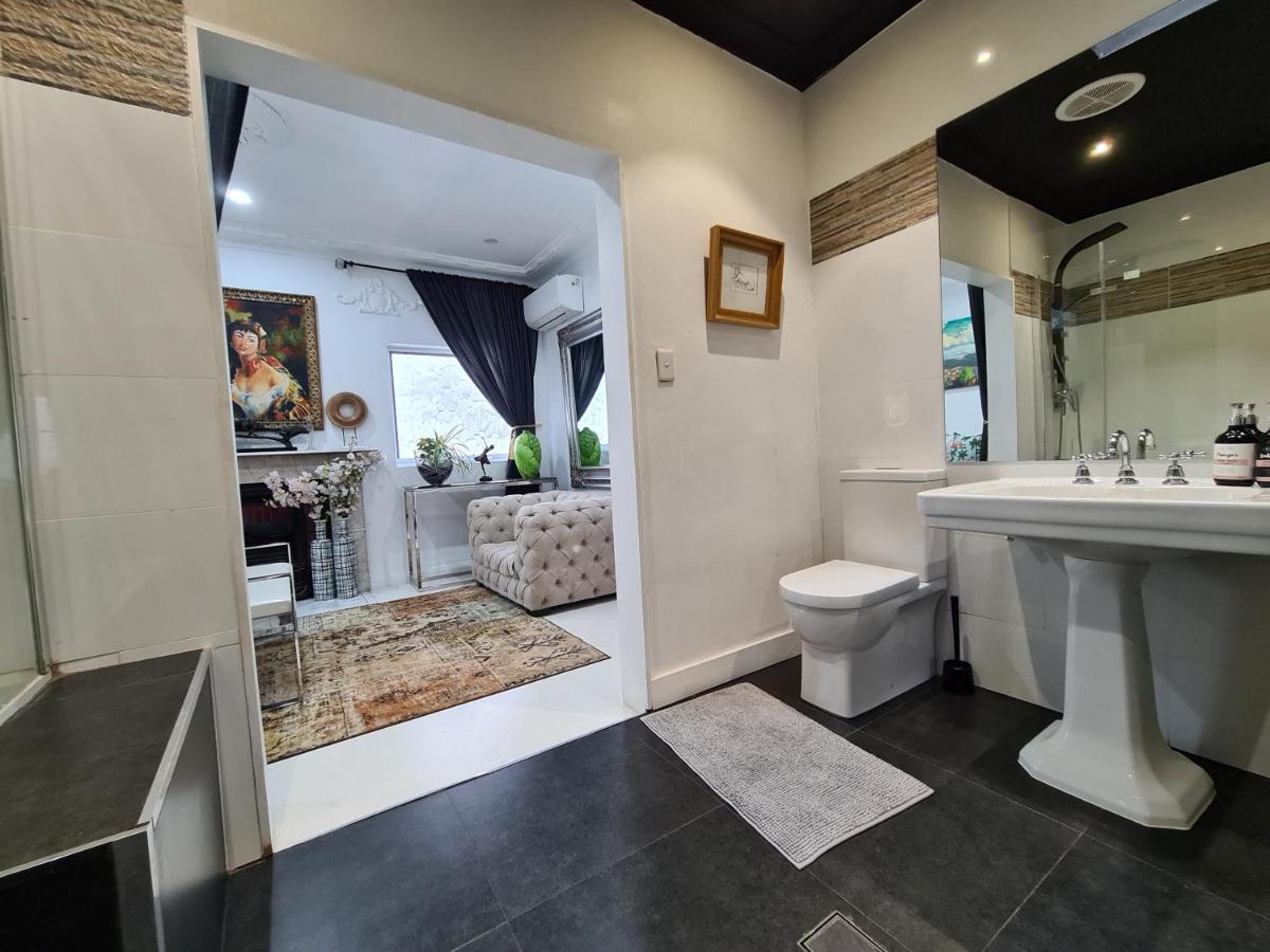 Bamboo House, Close To The City & Airport & Train Station And Brighton Le Sands Beach ซิดนีย์ ภายนอก รูปภาพ